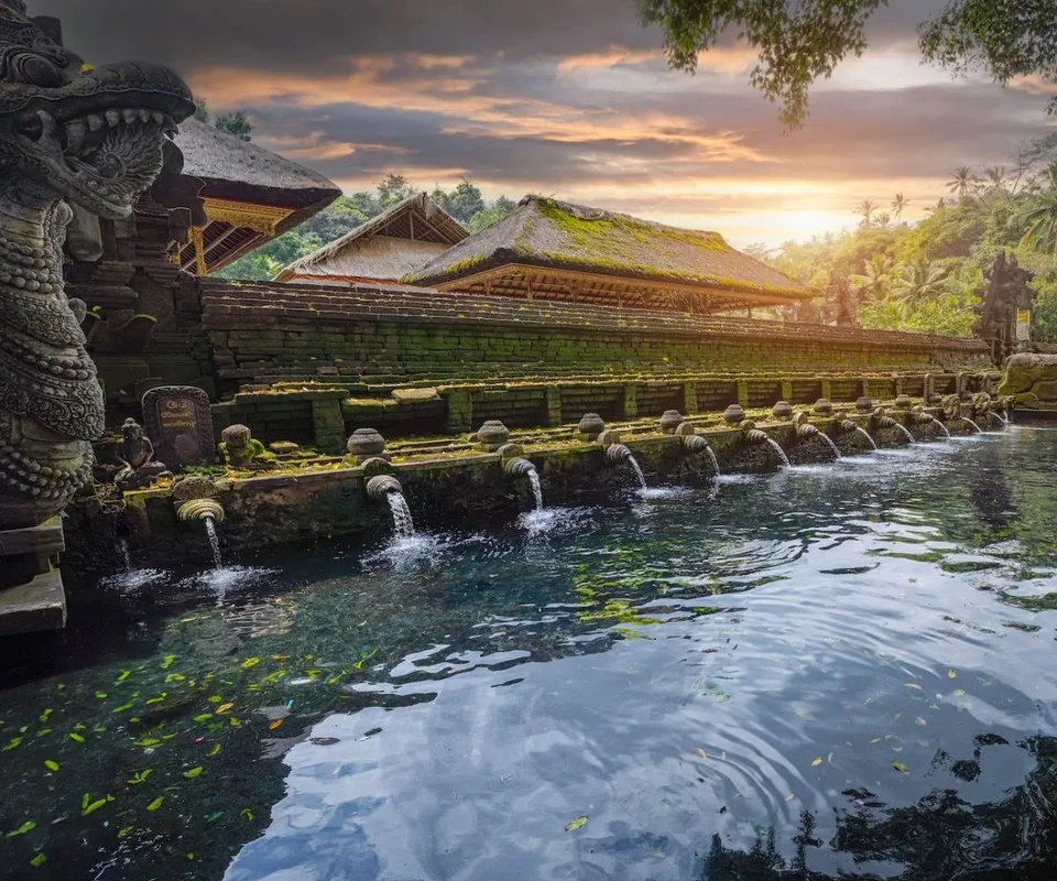 Spiritual Tour Tirta Empul 4